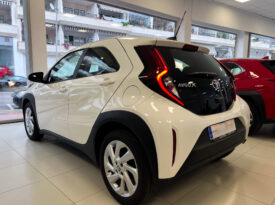 TOYOTA Aygo X Cross 1.0 VVTI Play