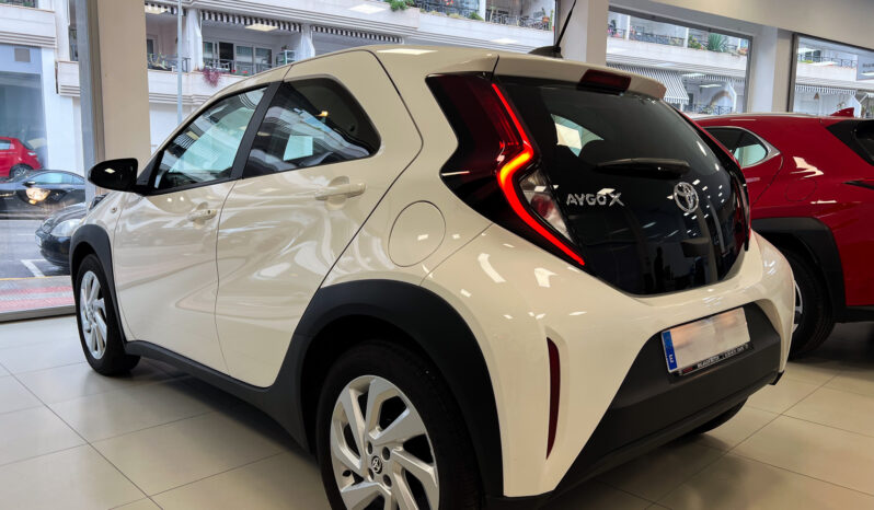 TOYOTA Aygo X Cross 1.0 VVTI Play lleno