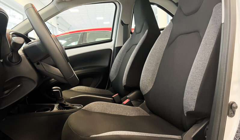 TOYOTA Aygo X Cross 1.0 VVTI Play lleno