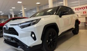 Toyota Rav 4 220h Style