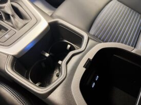 Toyota Rav 4 220h Style