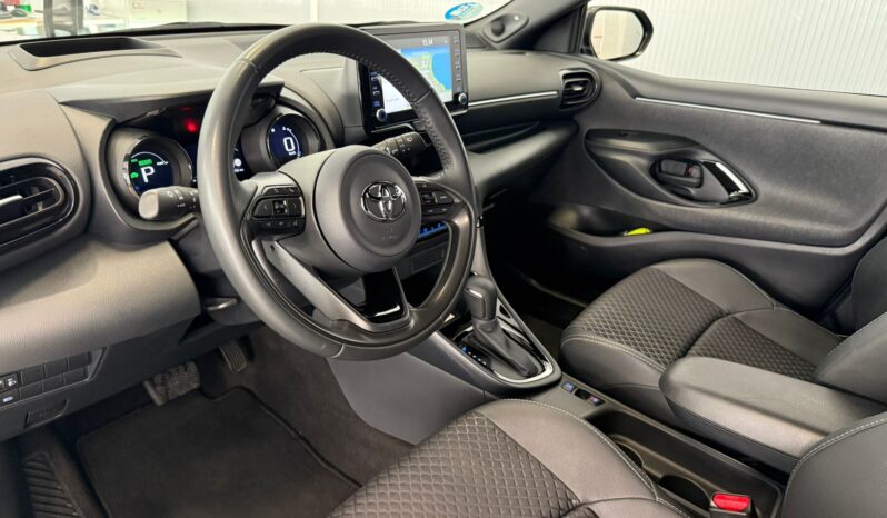 TOYOTA Yaris 1.5 120H Style Plus lleno