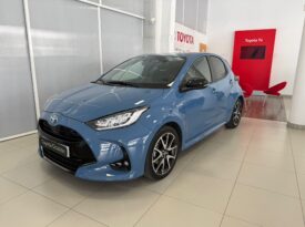TOYOTA Yaris 1.5 120H Style Plus