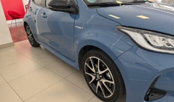 TOYOTA Yaris 1.5 120H Style Plus lleno
