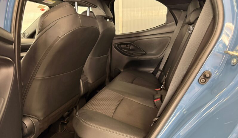 TOYOTA Yaris 1.5 120H Style Plus lleno