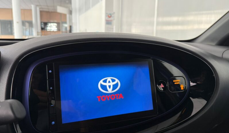 TOYOTA Aygo X Cross 1.0 VVTI 72CV Trendy Edition lleno